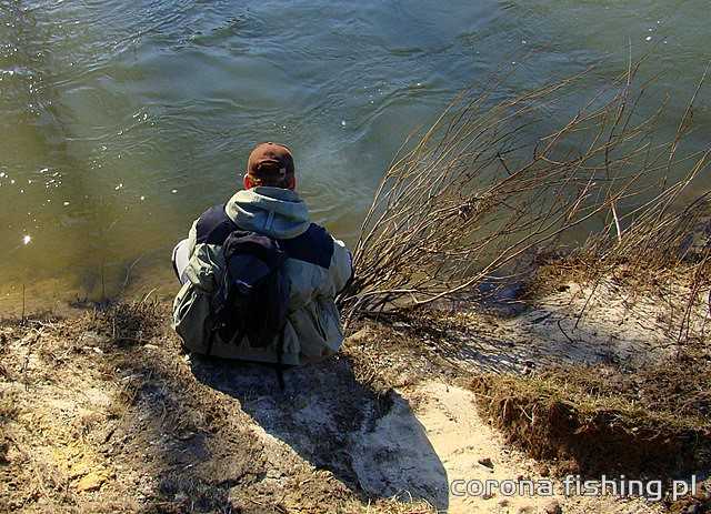 ustawianie woblera nad rzeką